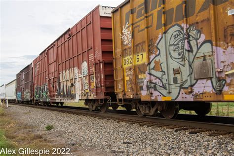 Cp Boxcar Rbox Boxcar Cp And Rbox Boxcars Heads East On Th Flickr