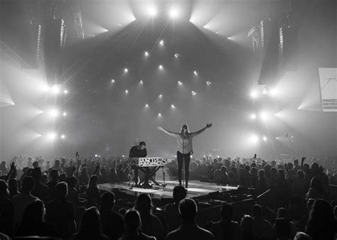 Hillsong Tours - UNITED, Hillsong Worship, Young & Free | Tours