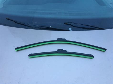 Замена резинок стеклоочистителя — Volkswagen Polo Sedan, 1,6 л, 2016 ...