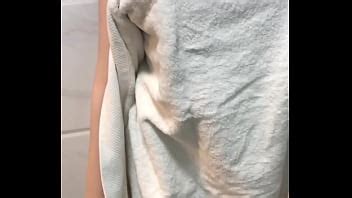 Una encantadora muñeca sexual de silicona completa está esperando tu polla XVIDEOS