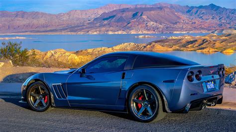 Simplicity Is Beauty Dark Blue Chevy Corvette With Minor Customization