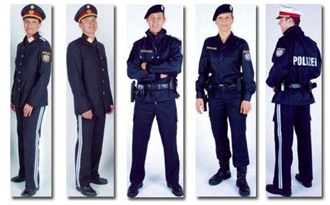 Ausrüstung der Polizei | Uniform, Police uniforms, Pantsuit