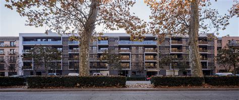 Edificio Plurifamiliar De Viviendas Y Locales Comerciales En Girona