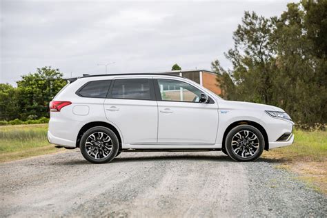 2021 Mitsubishi Outlander Phev Gsr Review Carexpert