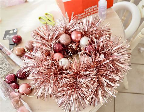 DIY Bauble Wreath | Christmas DIY | The dainty dress diaries