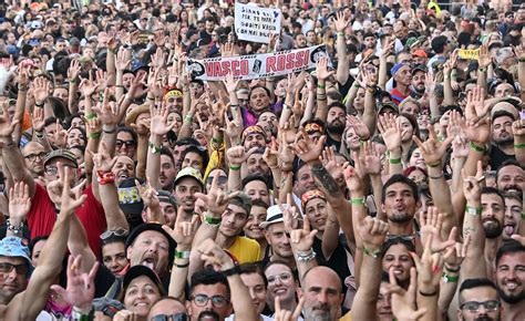 Vasco Fa Esplodere Di Gioia Il Circo Massimo A Roma E Si Prepara Al