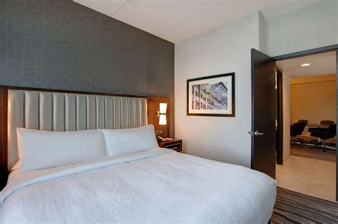 Embassy Suites Syracuse Hotel (East Syracuse (NY)) - Deals, Photos ...