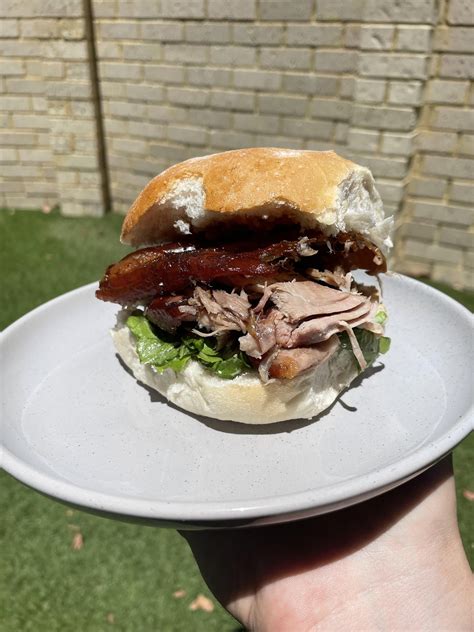 (Pork) Knuckle Sandwich : r/smoking