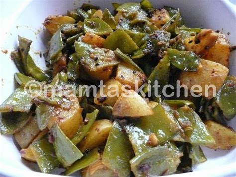 Mange Tout And Potato Bhaji Sabji Recipe Recipes Indian Food Recipes International Recipes