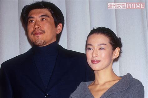 B 鈴木保奈美が離婚、仕事減の石橋貴明とパワーバランスが逆転したことで“三行半”か 週刊女性prime