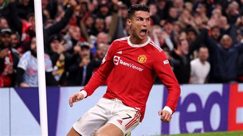 Ronaldo Saves Manchester United Again With Dazzling Last Gasp Header