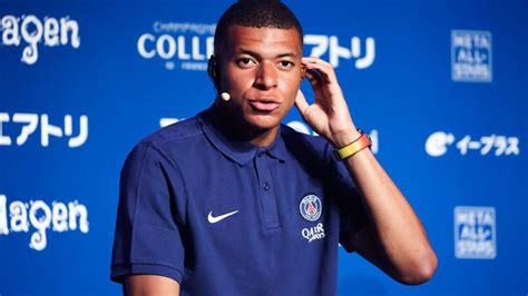 Transferts PSG Kylian Mbappé reçoit un improbable appel du pied