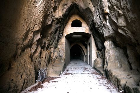 Don Pietro E Il Parco Vergiliano Tra Antichi Passaggi Nascosti La