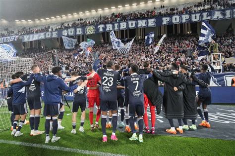 Ligue 2 Aliou Badji Et Bordeaux Gagnent Contre Grenoble 3 0 Et