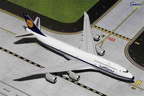 Geminijets Lufthansa B747 8i Retro Livery D Abyt Gjdlh1479 1 400