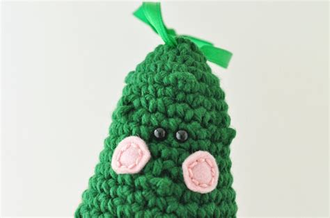 Crochet Pickle Ornament Pattern, Christmas Pickle Pattern, Amigurumi ...