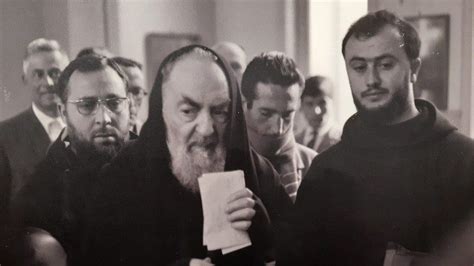 Un Documentaire C L Bre Les Ans De La B Atification De Padre Pio