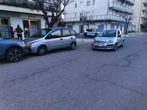 Carambola Di Auto In Via De Gasperi A Campomarino Lido Ferita 62enne