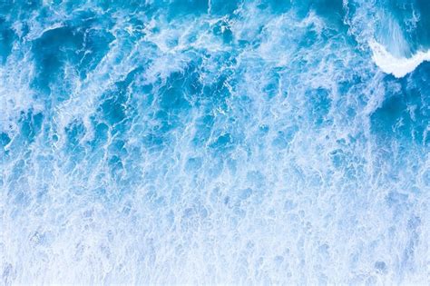 Почему вода в море соленая?