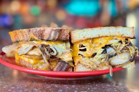 Cleveland Food | 13 Best Cleveland Foods for 2025 | Cozymeal