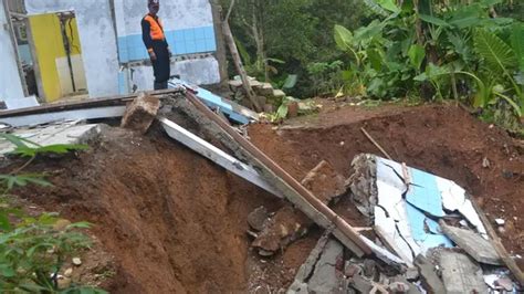 Bpbd Keluarkan Peringatan Dini Potensi Tanah Longsor Di Kecamatan