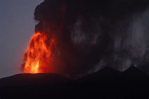 In Pictures Mount Etna Spews Lava And Rains Ash In Latest Eruption