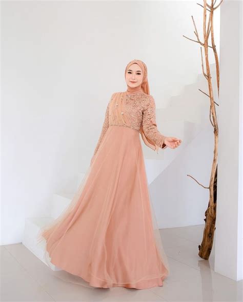 3 Inspirasi Model Dress Brokat Bridesmaid Hijab Yang Simpel Dan Elagan