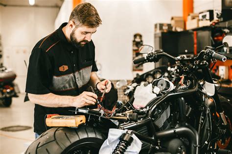 Motorbike Mechanic Course – Discover Training