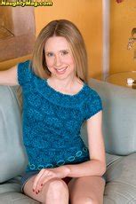 Hot Babe Chloe Parker Peels Off Her Pink Panties Photos