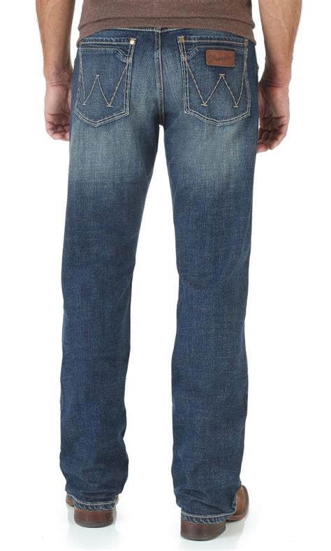 Wrangler Men S Retro Slim Fit Boot Cut Jean Layton 32x36 Walmart