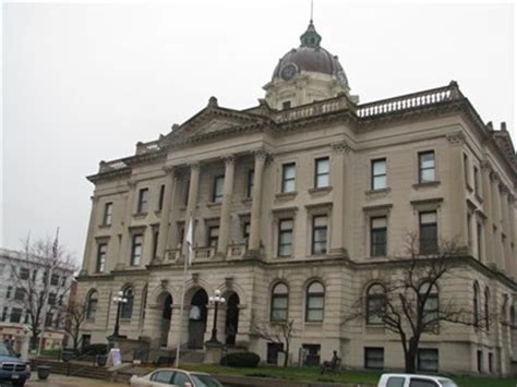 McLean County Courthouse and Square - Bloomington, Illinois ...