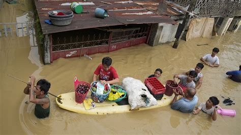 VIDEO : Watch: Heavy flooding in the Philippines forces tens of ...