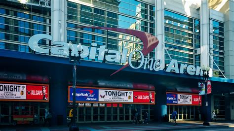 Capital One Arena 4th ColosseoEAS Scoreboards Video Cubes LED