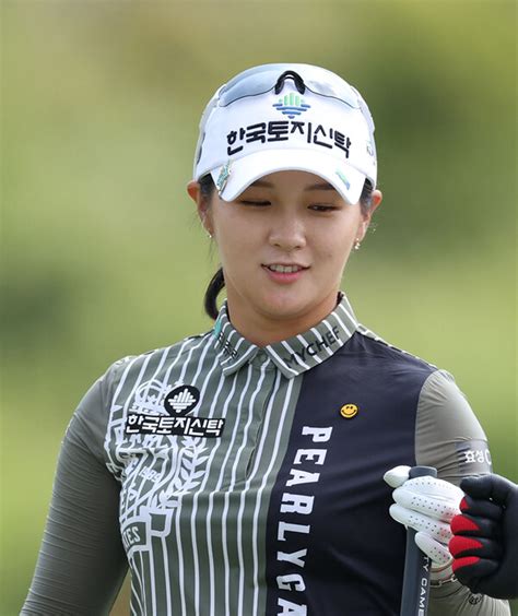 고향에서 우승에 도전하는 박현경 쾌조의 스타트 Klpga