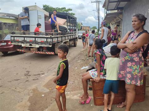 Famílias desabrigadas pelas enchentes já retornaram às suas casas ou