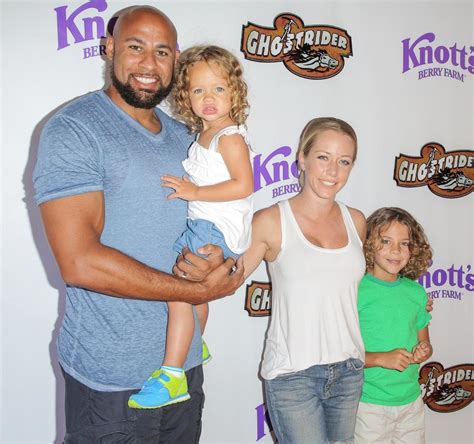 Kendra Wilkinson Says Her Dating Life Is ‘nonexistent Calls Ex Hank