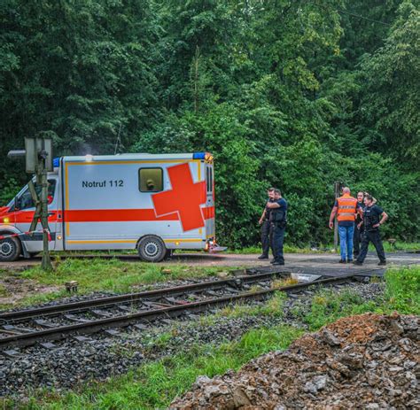 Schaden An Der Oberleitung Zug Mit Reisenden Evakuiert Welt