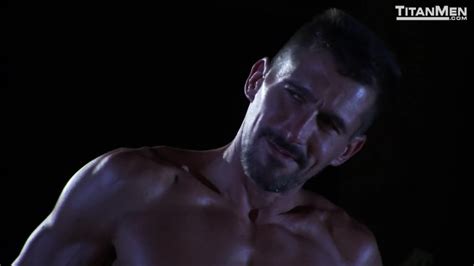 Threeway Of Hot Studs Having A Good Time Boyfriendtv