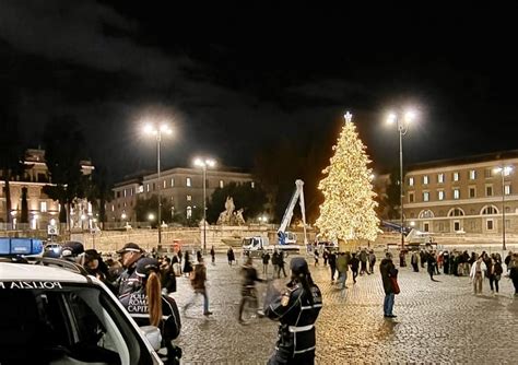 Festa Dell Immacolata A Roma Mercatino Di Natale A Piazza Navona