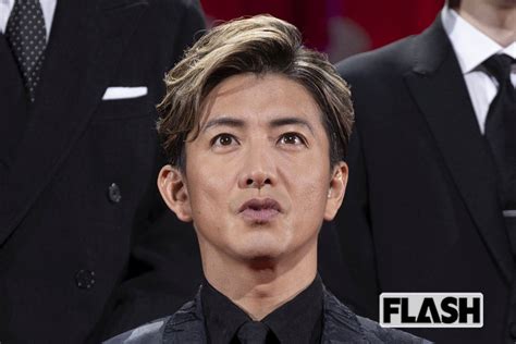 「かかとの高さが気になる」「女性用を履いてません？」木村拓哉、ハイブランドでモデル立ちも“足元”にネット民の視線集中 Smart