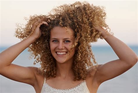 Blonde Curly Hairstyles To Emphasize Your Glamour Hairdo Hairstyle