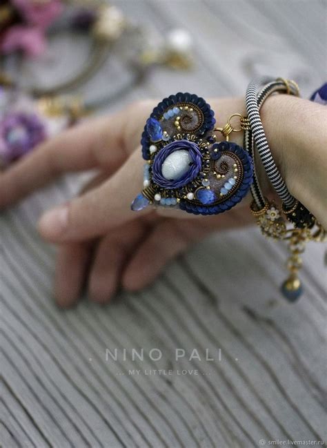 Браслет с черным сердцем эмалевым бульдогом . Браслет с жестким ...