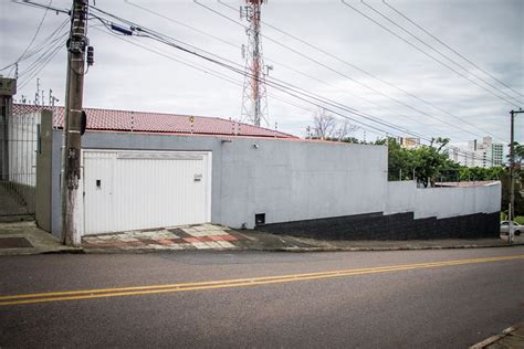 Casa Na Rua Elesb O Pinto Da Luz Jardim Atl Ntico Em