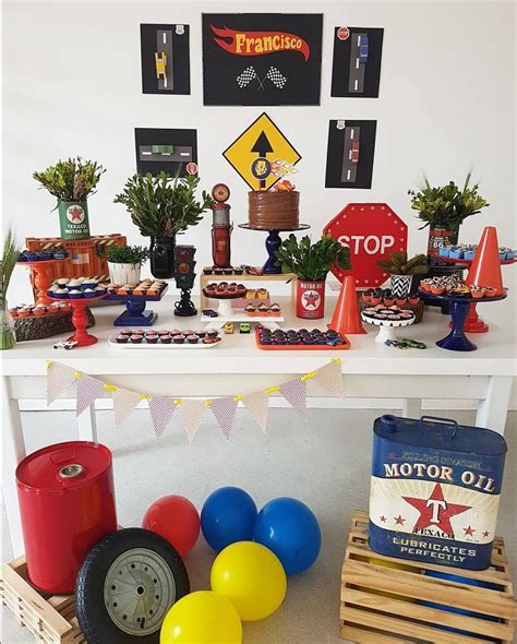 Bella Idea on Instagram Decoração Hot Wheels para o Francisco Acervo partysociety Bolo