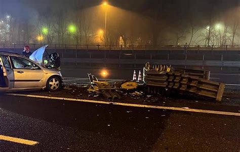 Schianto Contro Il Guard Rail Muore A 54 Anni SullA8