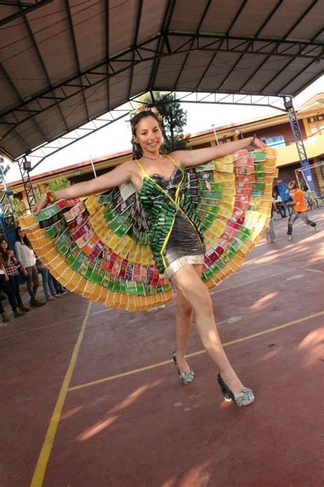 Vestido De Material Reciclado