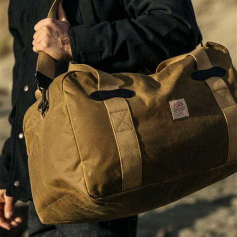 Filson Tin Cloth Medium Duffle Bag Dark Tan Robuuste Reistas Voor