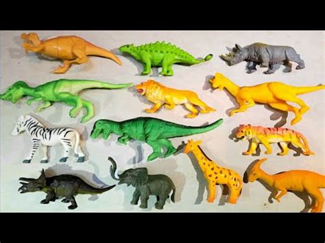 Menemukan Mainan Dinosaurus Trex Gajah Macan Harimau Badak