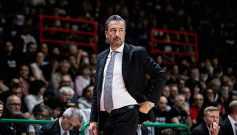 Virtus Bologna Luca Banchi Est Sinc Re En Vue De La Saison