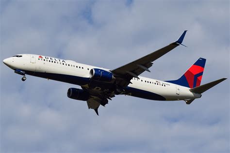 Delta Air Lines Boeing 737 932 ER N872DN Evan Dougherty Flickr